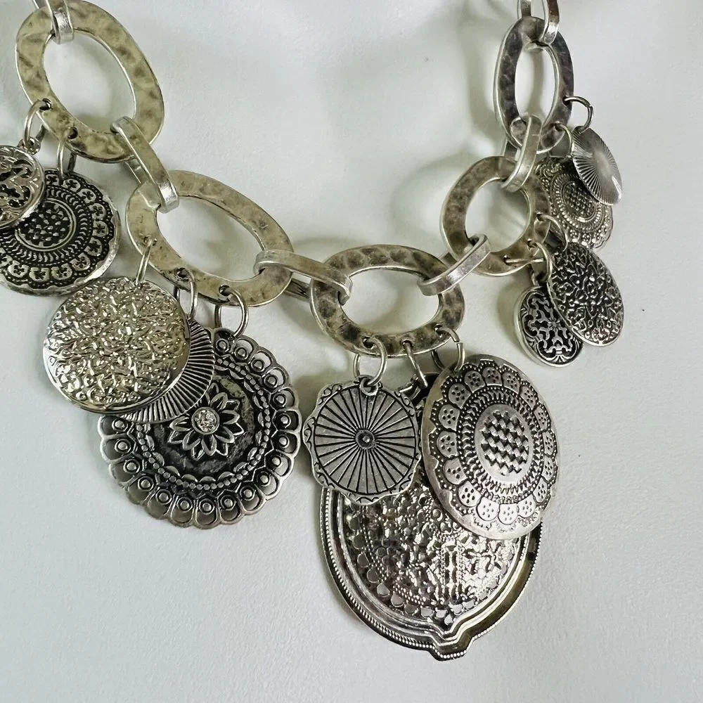 Metal Textured Charm Bib Dangl Necklace Silver Tone Chain Round Pendants 1505